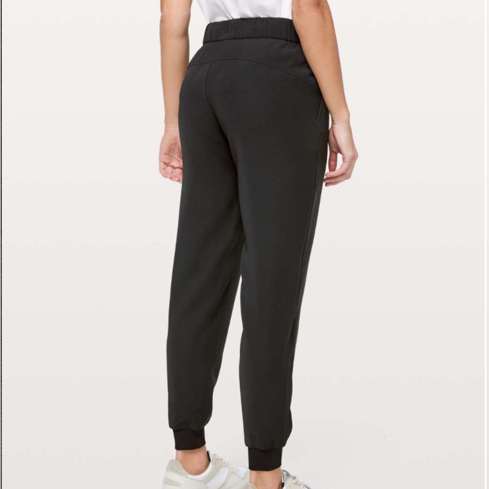 lululemon on the fly jogger sz 6
